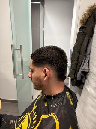 Barbero a domicilio, cortes de pelo y barba