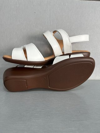 Sandalias de piel blancas talla 37 Nuevas