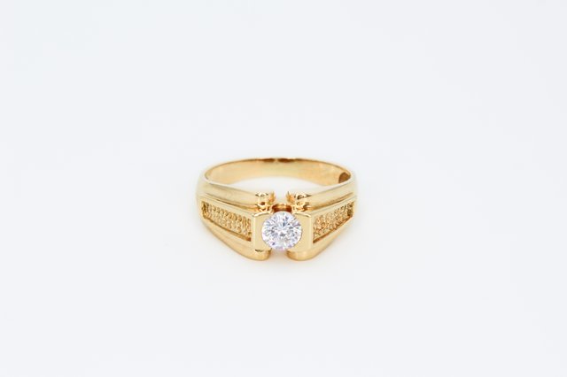 Solitario De Oro De 18K.. Ref: 058-01-00620