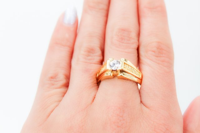 Solitario De Oro De 18K.. Ref: 058-01-00620