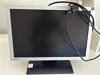 Monitor BenQ Plata y Negro