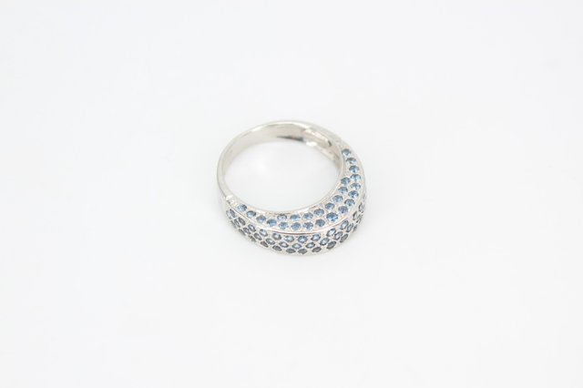Anillo De Oro Blanco De 18K.. Ref: 038-01-01693