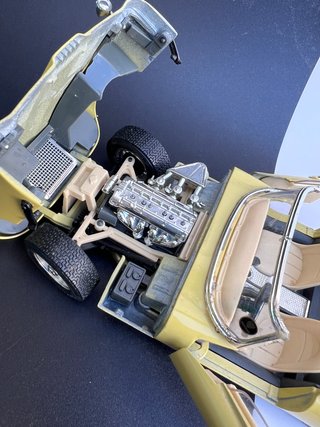 Jaguar E-Type Burago 1/18 Amarillo