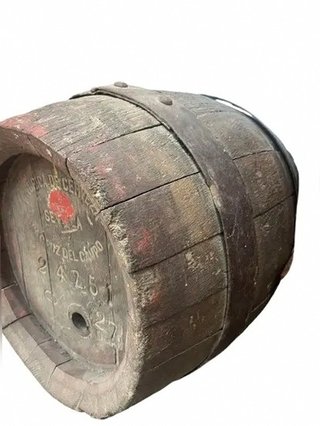 Barril antiguo Cruzcampo de roble americano siglo XX