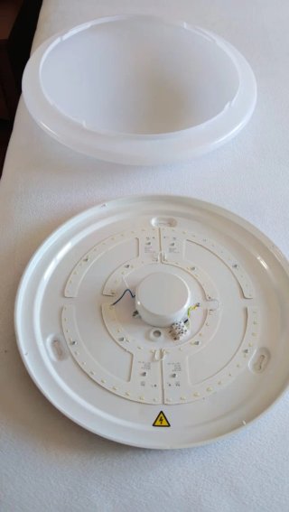 Plafón de techo blanco