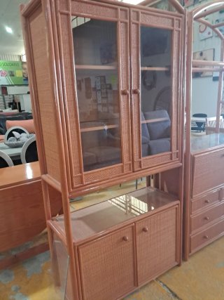 Vitrina de Mimbre con Puertas de Cristal