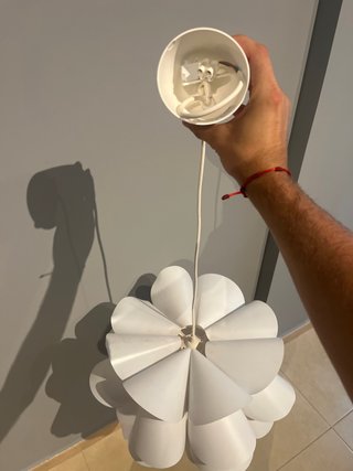 Dos Lámparas colgantes de papel blanco