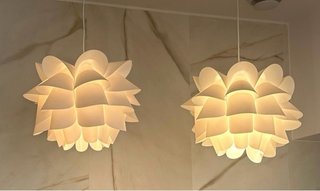 Dos Lámparas colgantes de papel blanco
