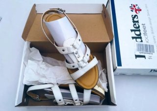 Sandalias Padders. Nuevas.  PIEL excelente.