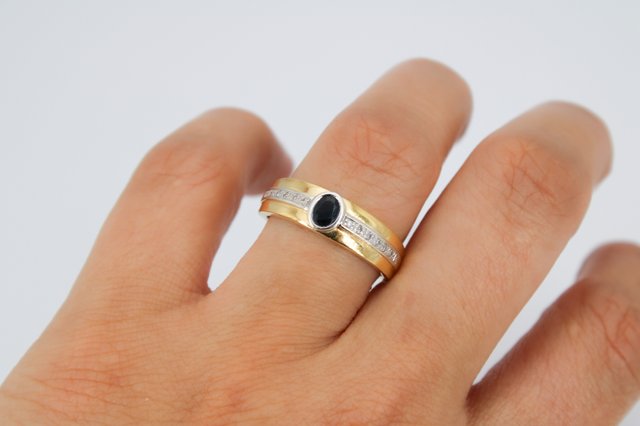 Anillo De Oro Combinado De 18K.. Ref: 034-01-00683