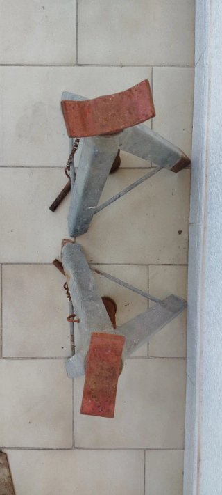 2 Caballetes Mecánicos de Apoyo