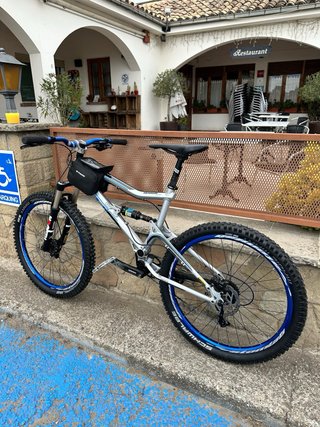 Bicicleta DH Doble Suspensión