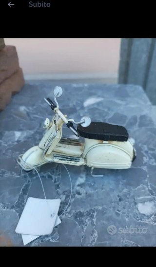 Modellino Vespa Bianco