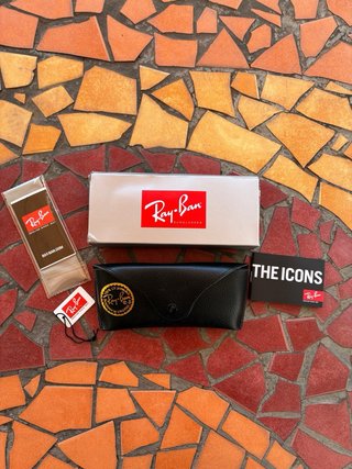 Gafas de sol Ray-Ban negras 2140