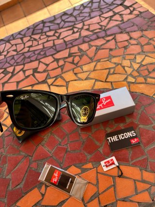 Gafas de sol Ray-Ban negras 2140