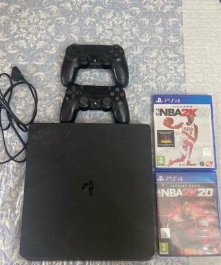 PS4 (PlayStation 4) Nera + 2 Giochi