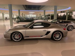 PORSCHE CAYMAN R