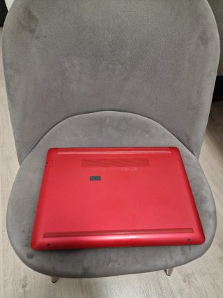 HP 14-cm0 Portátil Negro y Rojo