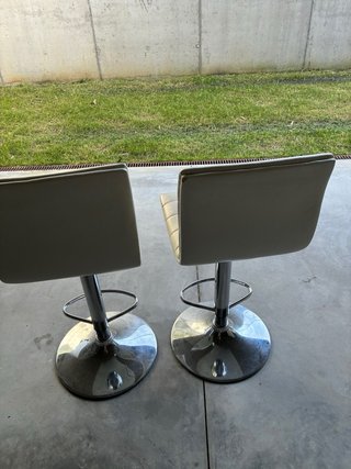 2 Taburetes Altos Blancos