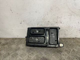 CAJA RELES / FUSIBLES OPEL ASTRA H BERLINA 13250232