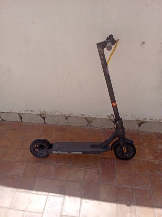 Patinete Eléctrico Ruedas Pinchadas