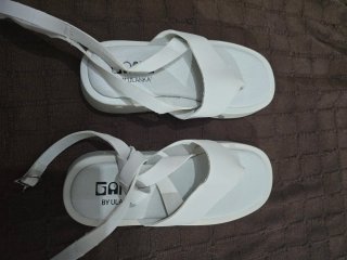 Sandalias Ulanka Piel T38 Blancas