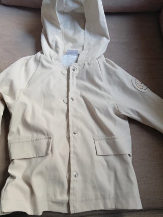 Chaqueta niño beige con capucha