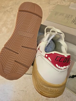 Zapatillas GG Talla 42 nuevas.