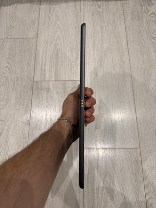 iPad 8ª gen 32GB WiFi Grigio + Accessori
