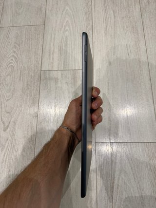 iPad 8ª gen 32GB WiFi Grigio + Accessori