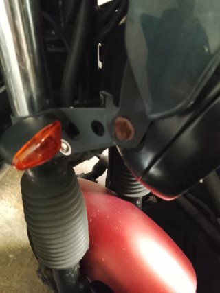 Faro delantero moto con cúpula y soportes