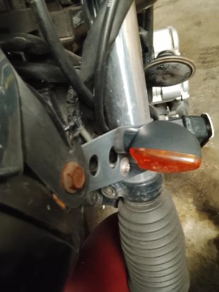 Faro delantero moto con cúpula y soportes