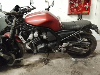 Faro delantero moto con cúpula y soportes
