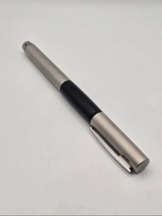 Caneta Lamy Accent c/ pega cambiável (M)