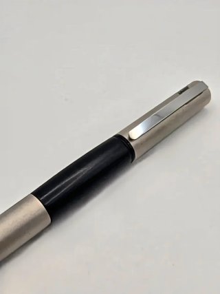 Caneta Lamy Accent c/ pega cambiável (M)