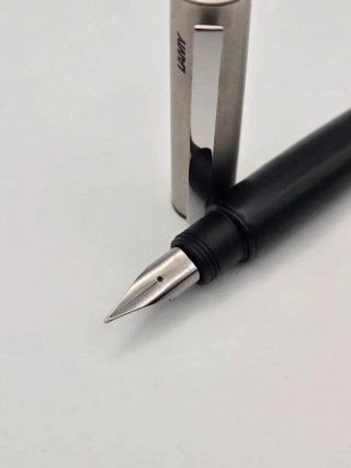 Caneta Lamy Accent c/ pega cambiável (M)