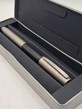 Caneta Lamy Accent c/ pega cambiável (M)