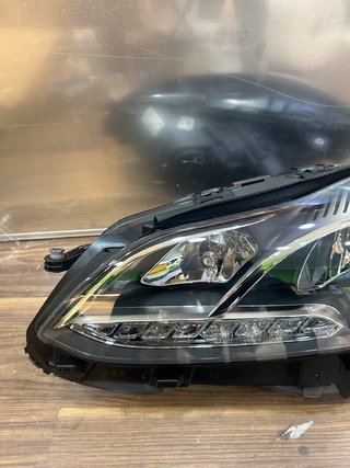 HELLA  LED/Halógena-Faro  Mercedes Benz w212
