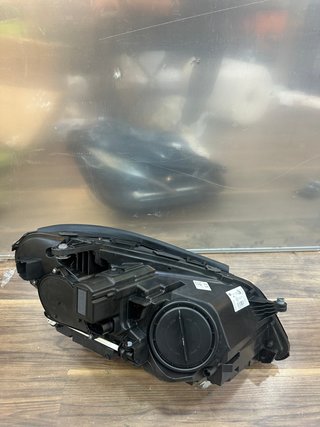 HELLA  LED/Halógena-Faro  Mercedes Benz w212