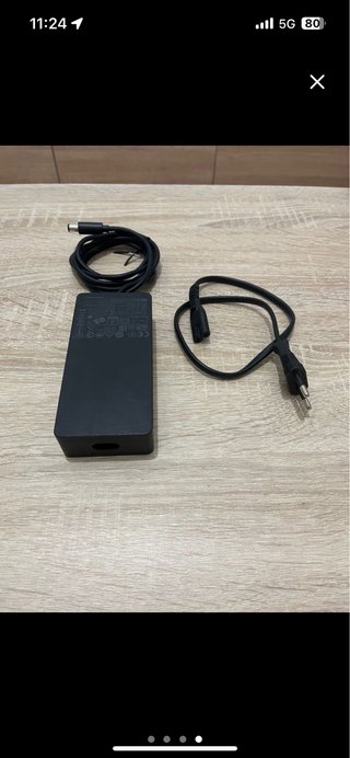 Microsoft Surface Dock 1661 + Fuente Alimentación