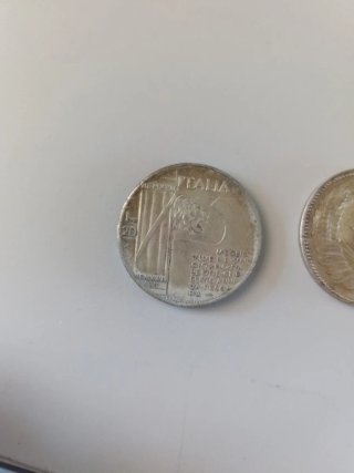 Monedas conmemorativas Mussolini y Lao Tse