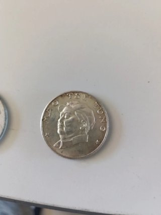 Monedas conmemorativas Mussolini y Lao Tse
