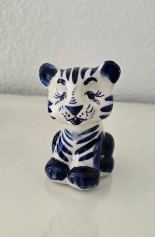 Figura de porcelana Gzhel tigre