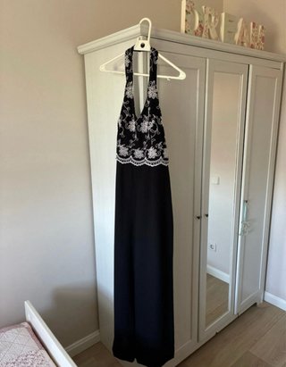 Mono Negro con Bordado Blanco Talla 42