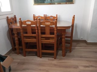 Mesa comedor y 6 sillas de madera