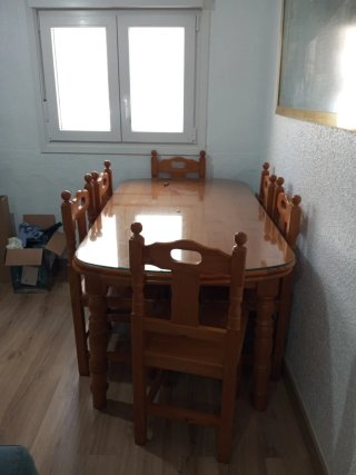 Mesa comedor y 6 sillas de madera
