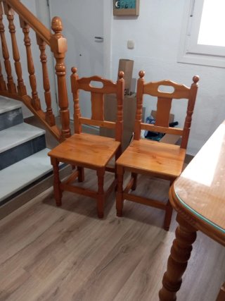 Mesa comedor y 6 sillas de madera
