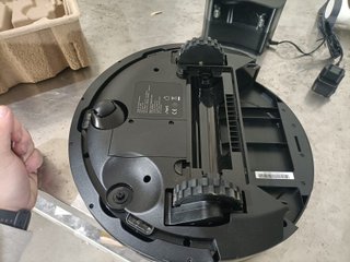- Cecotec robot aspirador friegasuelos láser