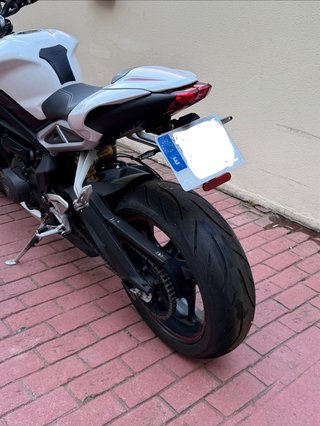 Triumph Street Triple 765 RS · 6.800km · Impecable