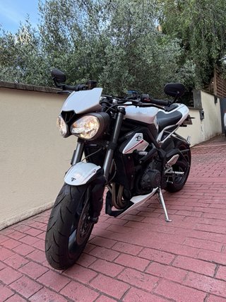 Triumph Street Triple 765 RS · 6.800km · Impecable